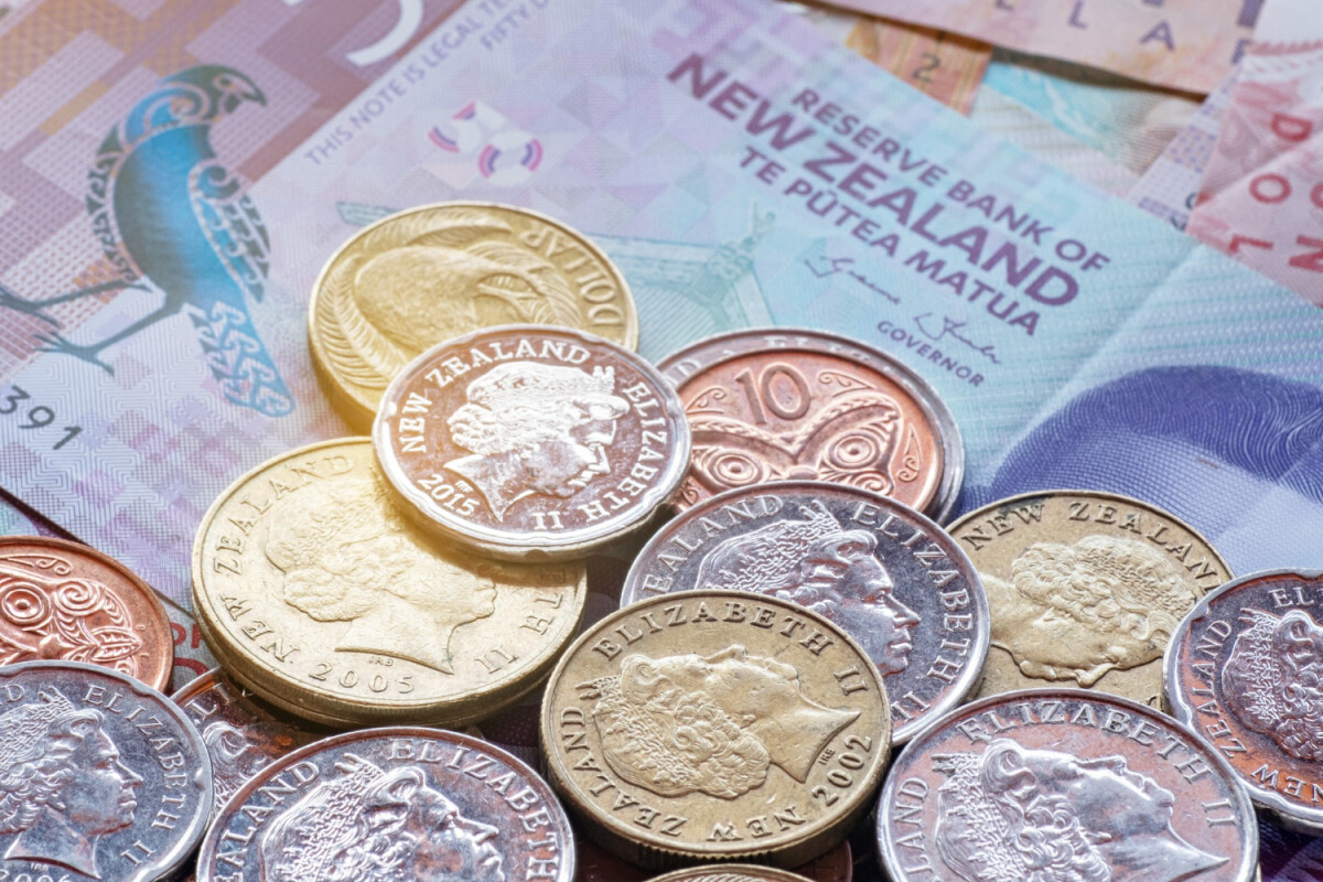 6 Money-saving moves to make this Easter, before winter hits